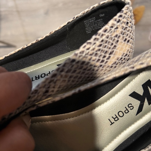 Anne Klein Snake Flat 9 EUC - Picture 10 of 11